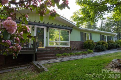 137 E Whisperwood Circle sold home in Whisperwood, Hendersonville, NC