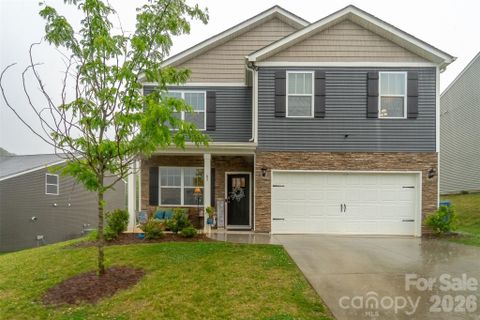 65 Valleywood Drive active home in Valleywood Farms, Waynesville, NC