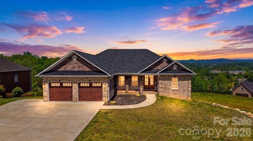 A home in Huntington Woods, Lenoir
