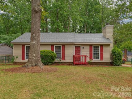 10200 Cairnsmore Place active home in Heathergate, Mint Hill, NC