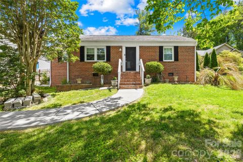145 Driftwood Drive active home in Commodore Peninsula, Mooresville, NC