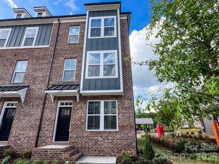 3102 Middle Street active home in River District Westrow, Charlotte, NC