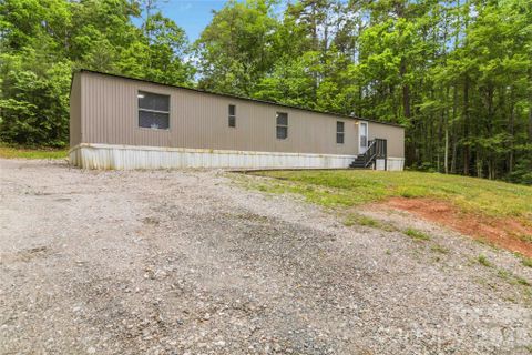 696 Kenwood Lane