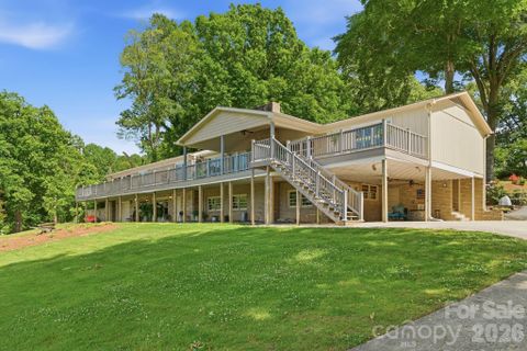 Homes in Shady Cove, Troutman