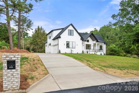 1213 Rosa Drive