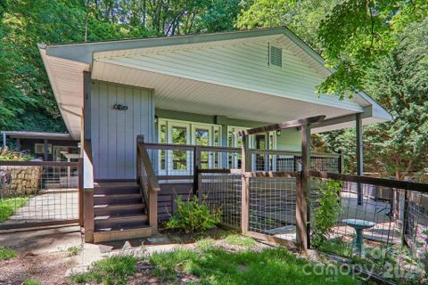 224 Highlands Loop active home in Wild Acres, Maggie Valley, NC