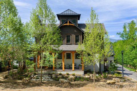 A home in Cheshire, Black Mountain