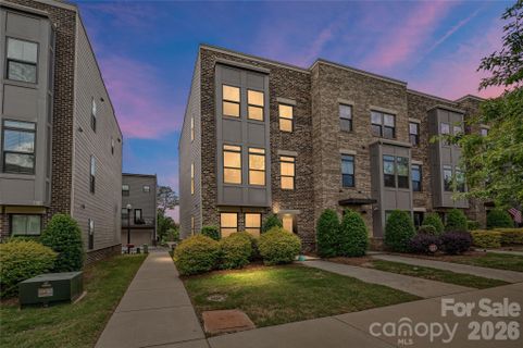 653 Uwharrie River Road sold home in Wendover Green, Charlotte, NC