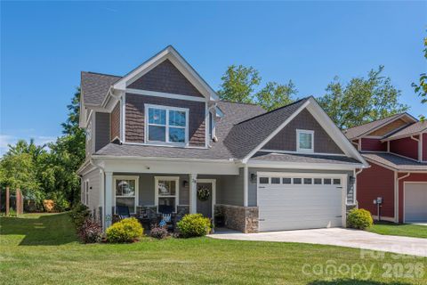 28 Reagan Run Court active home in Legacy Park, Arden, NC