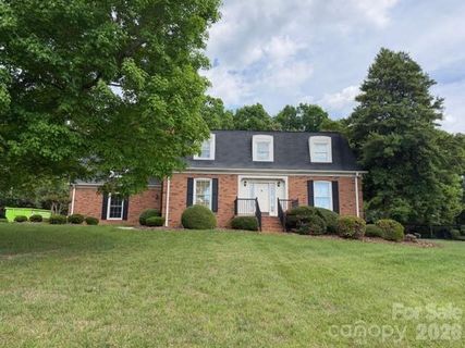 1220 Pineview Street pending home in Melchor Heights, Albemarle, NC