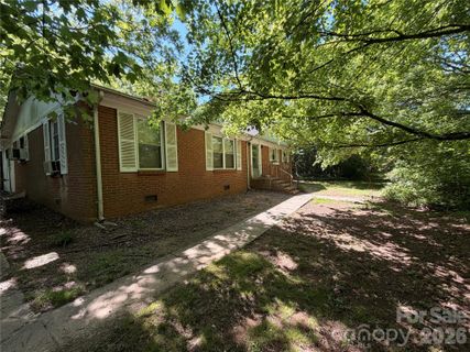 7000 Ridge Lane Road