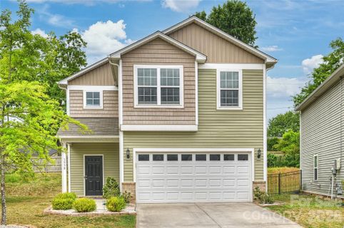 1530 Starmount Cove Lane pending home in Starmount Cove, Charlotte, NC