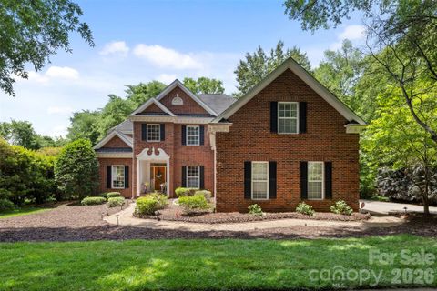 16017 Chiltern Lane pending home in MacAulay, Huntersville, NC