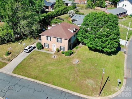 1301 Bywood Lane pending home in Ashbrook, Charlotte, NC