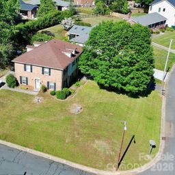 1301 Bywood Lane