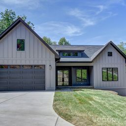 18 Erin Glen Court