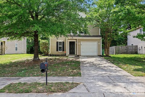 12425 Stowe Acres Drive active home in Mallard Woods, Charlotte, NC
