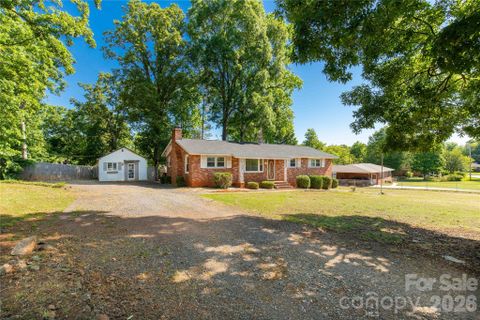 1422 Woodhaven Road sold home in Oakwood Acres, Rock Hill, SC