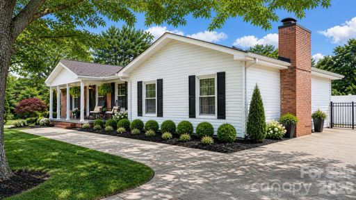 2596 Sweetbriar Circle