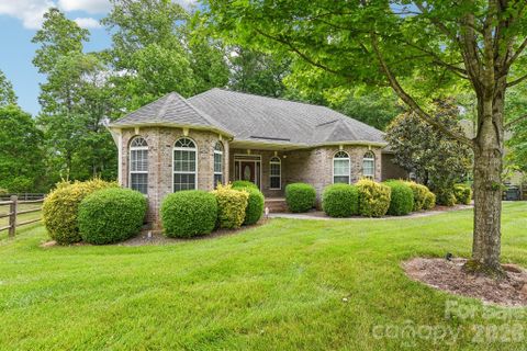 12200 Bronx Drive sold home in Biltmore Park, Huntersville, NC