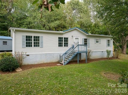 101 Heather Drive pending home in Briarcliff Crossing, Asheville, NC