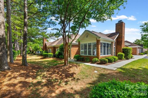 8228 Windsor Ridge Drive sold home in Windsor Oaks, Charlotte, NC