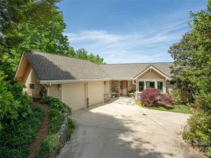 35 Carriage Forest Court