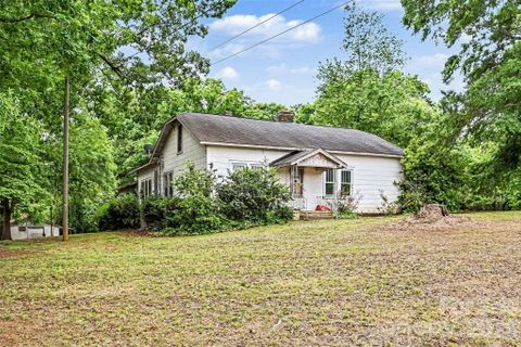 1116 Medlin Road