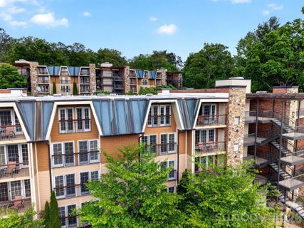 404 Bowling Park Road active home in Residences At Biltmore, Asheville, NC