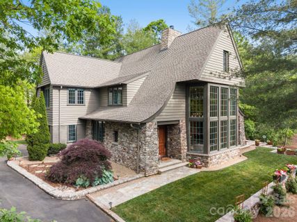 85 Chauncey Circle active home in Ramble Biltmore Forest, Asheville, NC
