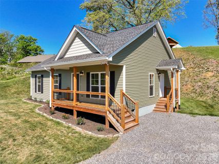 373 Barefoot Ridge