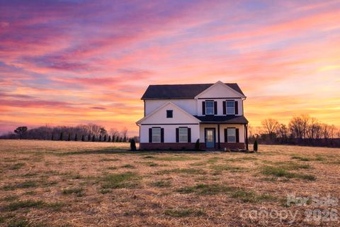 118 Doby Road pending home in Mountain View Acres, Mocksville, NC