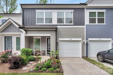 5308 Somerset Hill Lane active home in Fifteen 15 Cannon, Charlotte, NC