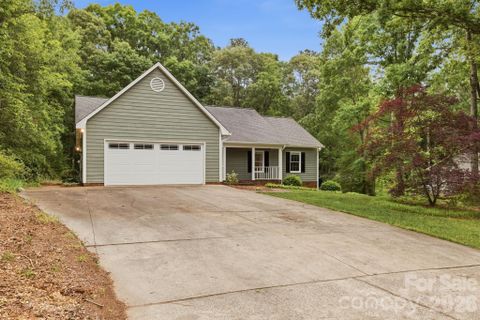 4804 Elmhurst Drive active home in Catawba Springs, Hickory, NC