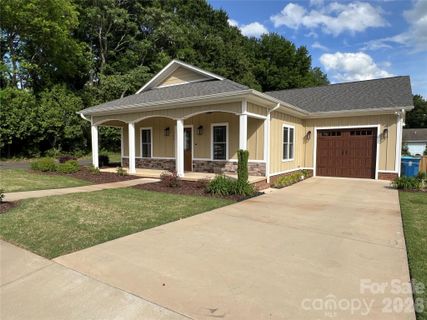 162 Red Oak Drive