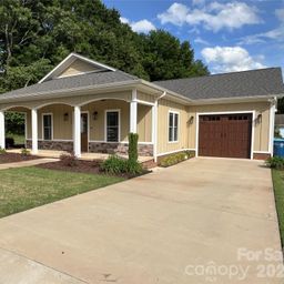 162 Red Oak Drive