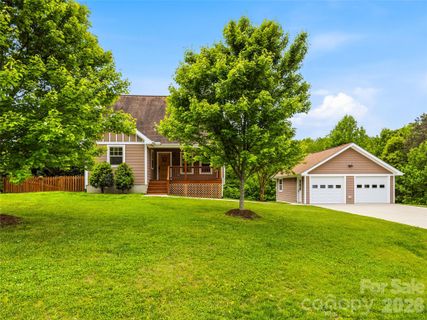 235 Hidden Knoll Drive sold home in Mountain Meadows, Hendersonville, NC
