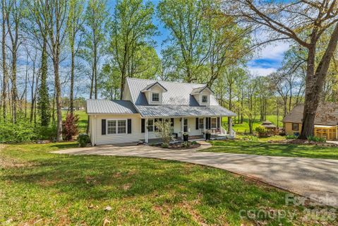 1548 Castell Lane sold home in Tanglewood Park, Hickory, NC