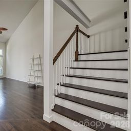 9235 N Vicksburg Park Court
