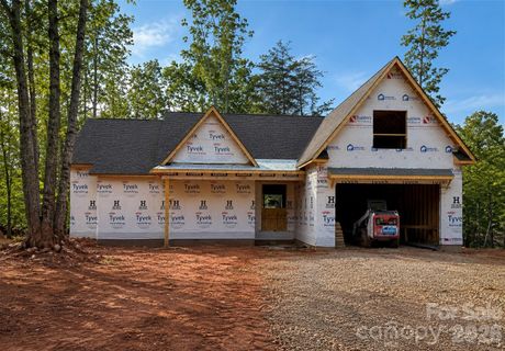 1676 Parkside Drive active home in Long Bay, Catawba, NC
