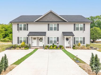 602 W 8th Street