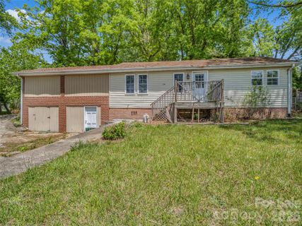 1916 Old Spartanburg Road