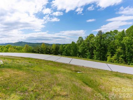 661 Whites Lake Boulevard pending home in Whites Lake, Saluda, NC