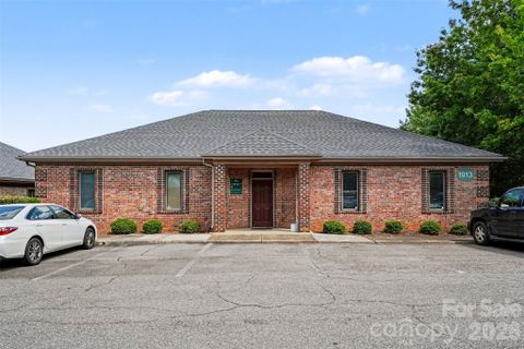 1913 J N Pease Place