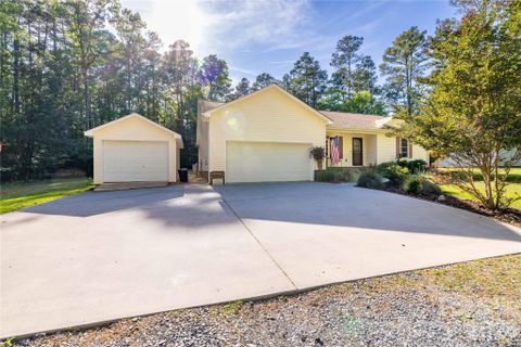 204 Millwheel Lane pending home in Woodrun, Mount Gilead, NC