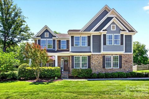 6526 Alba Rose Lane pending home in Latta Springs, Huntersville, NC