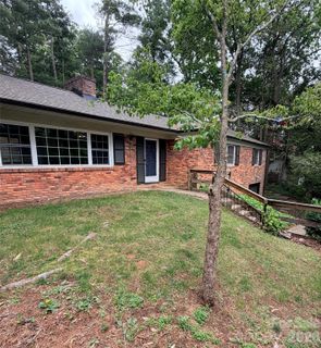 24 Warwick Place active home in Grove Park, Asheville, NC