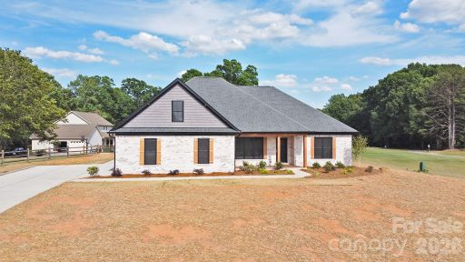 935 Lake Wright Road active home in Warrior Golf Club, China Grove, NC