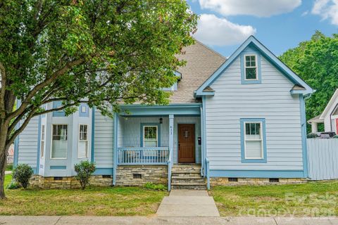 611 E 37th Street active home in The Arts District, Charlotte, NC