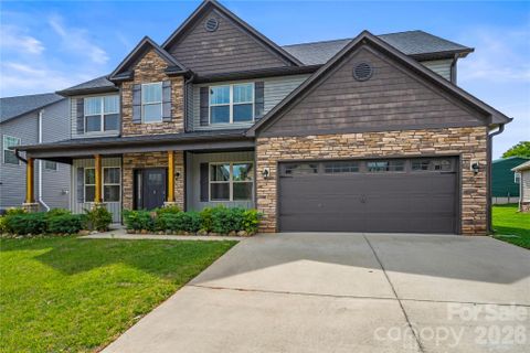 4 Henbit Way active home in Balsam Ridge, Arden, NC